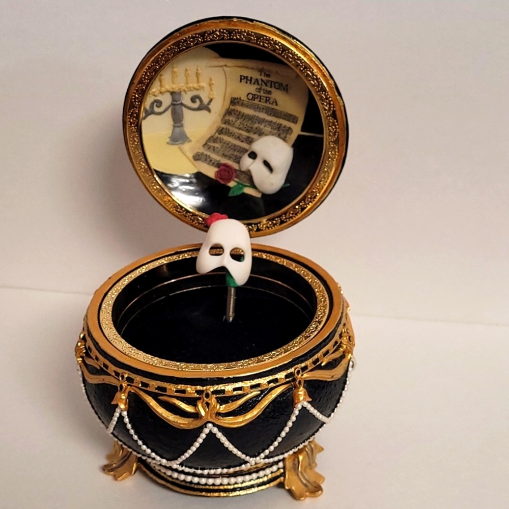The San Francisco Music Box Company The Phantom Of The Opera Music Box